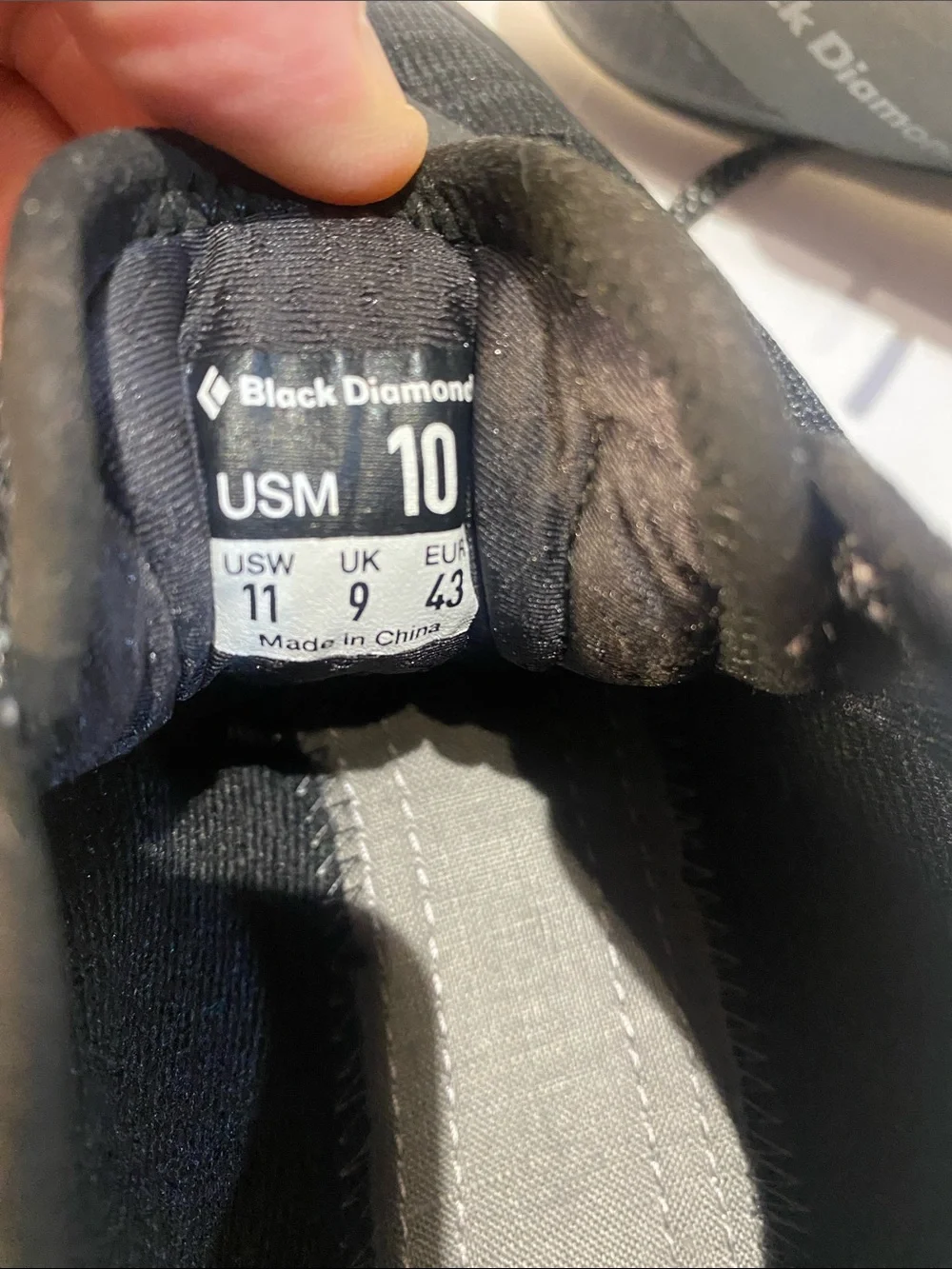 Black Diamond Men's Black and Gray momentum rock climbing shoes